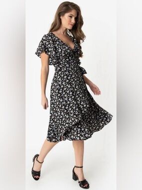 Unique Vintage Floral Print Wrap Dress